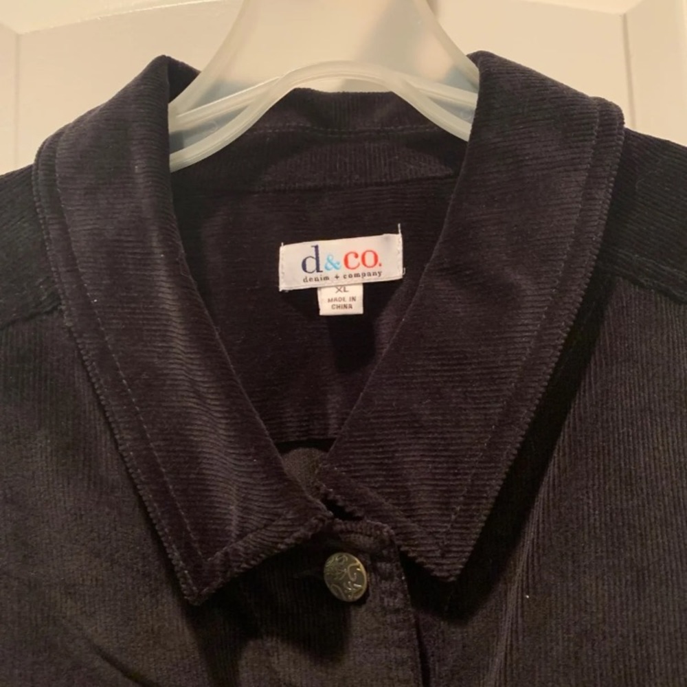 Vest - Picture 2 of 3